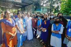 Chettikulanaga HSS NSS volunteers with MLA Ramesh Chennithala  with 